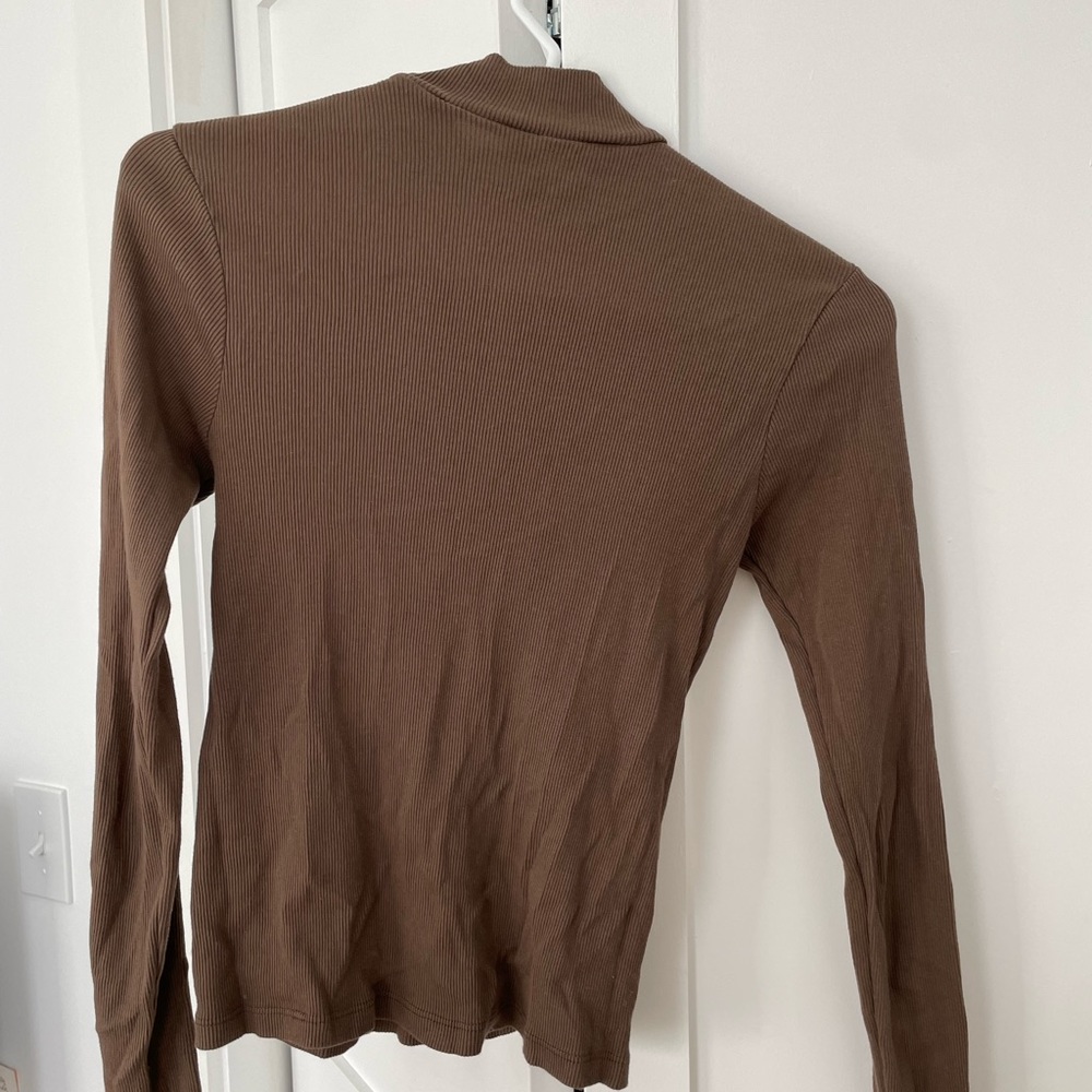 Brandy Melville Turtle Neck
